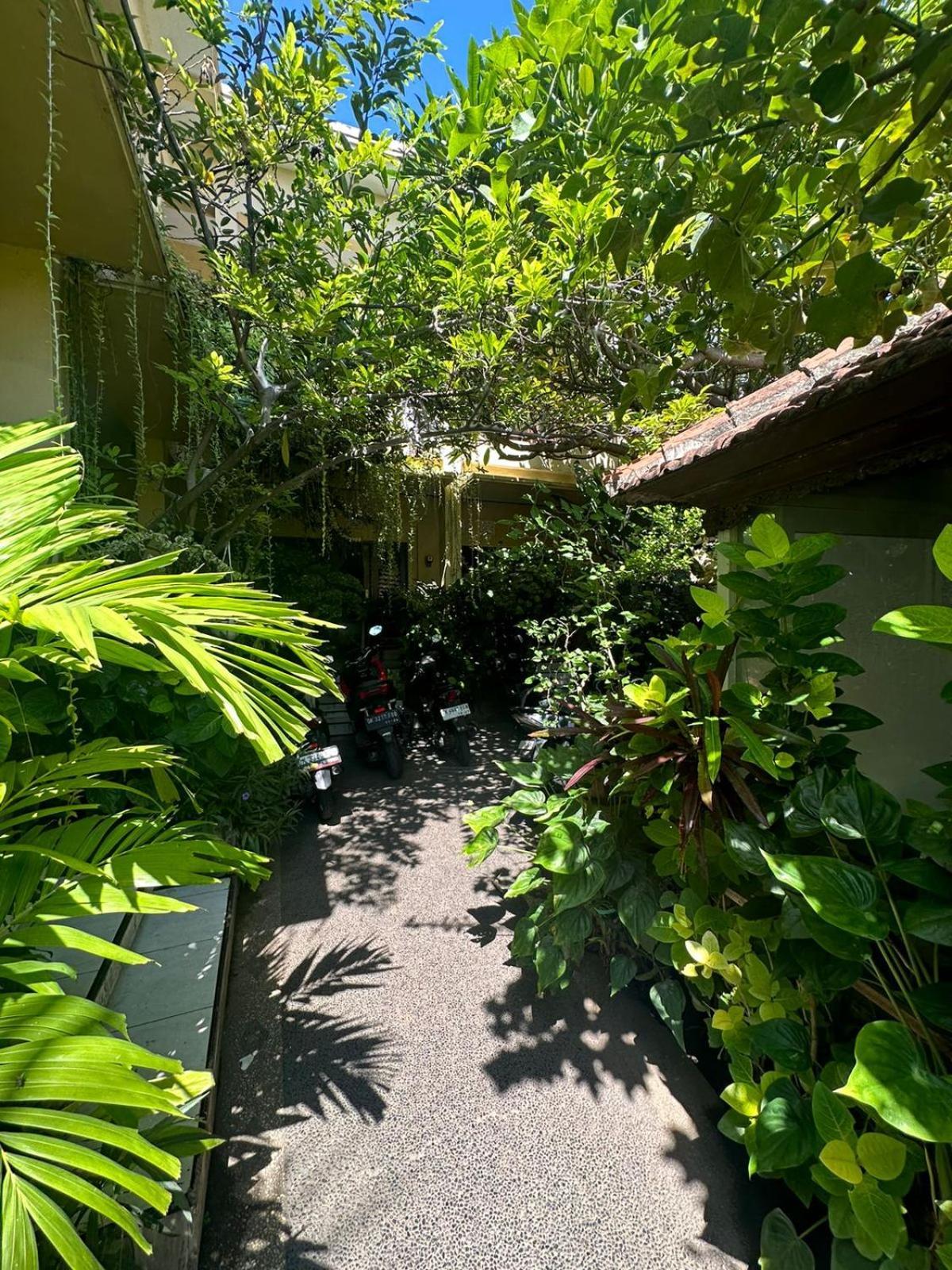 Sari Buana Bed & Breakfast Kuta  Luaran gambar
