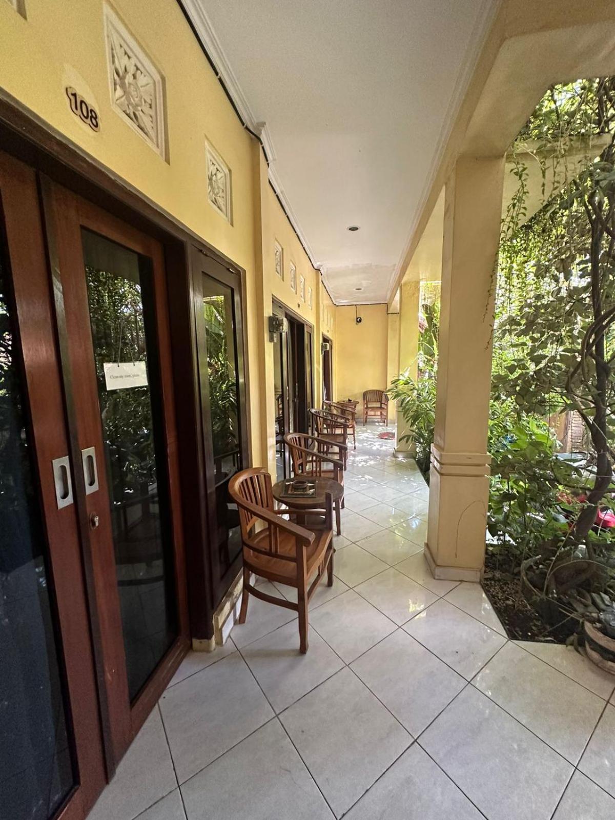 Sari Buana Bed & Breakfast Kuta  Luaran gambar