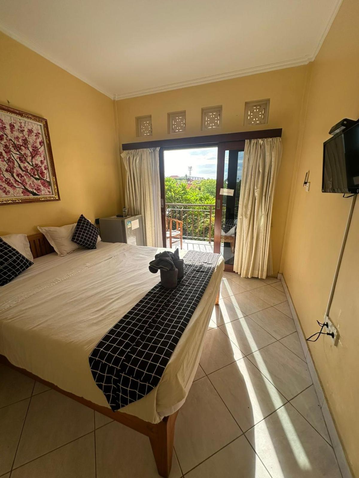 Sari Buana Bed & Breakfast Kuta  Luaran gambar