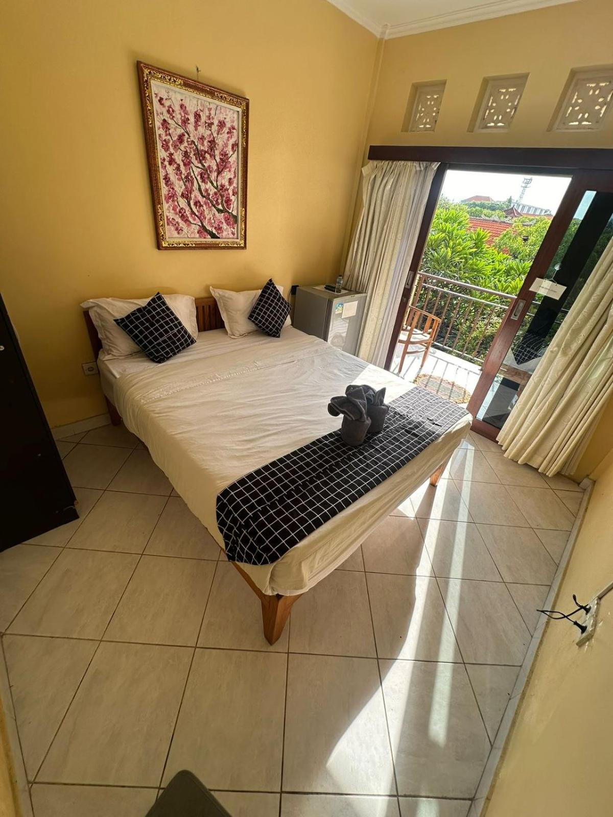 Sari Buana Bed & Breakfast Kuta  Luaran gambar