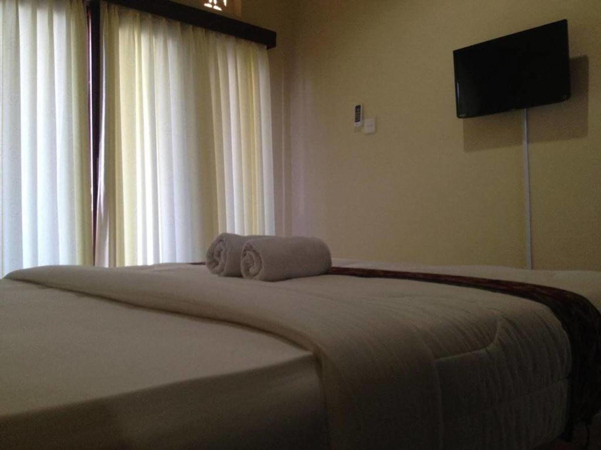 Sari Buana Bed & Breakfast Kuta  Luaran gambar