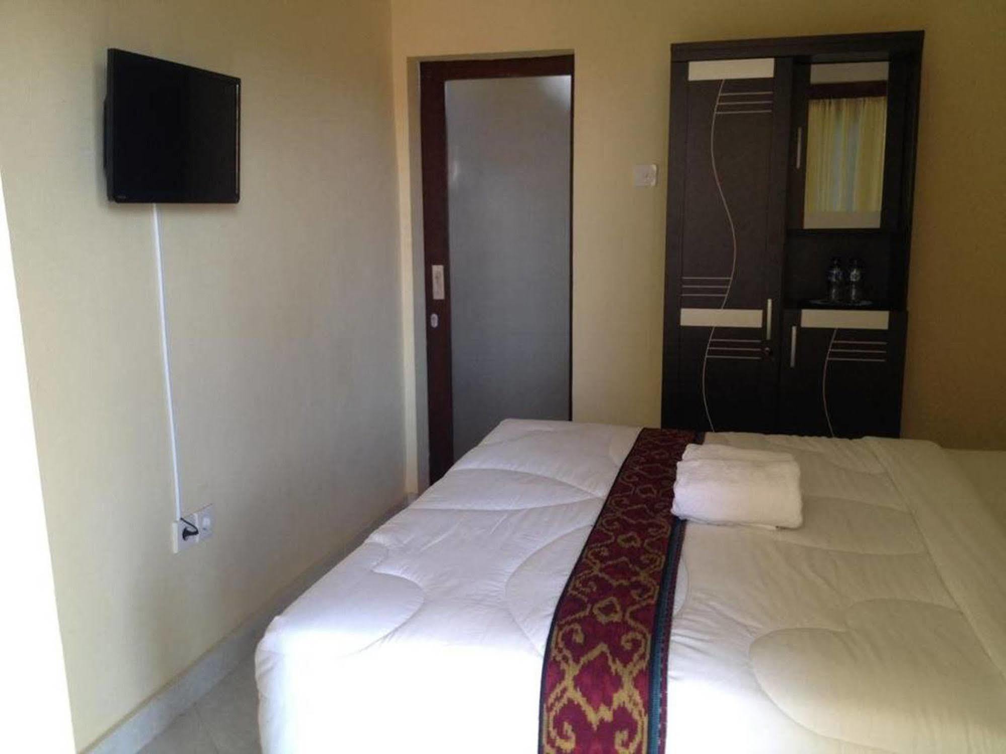 Sari Buana Bed & Breakfast Kuta  Luaran gambar